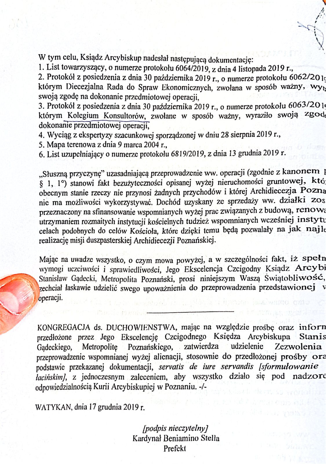 Druga strona tłumaczenia pisma z Watykanu z wykazem dokumentacji, uzasadnieniem „słusznej przyczyny” i podpisem kardynała Beniamina Stelli